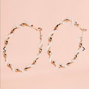 Viola Pearl Hoop Earrings